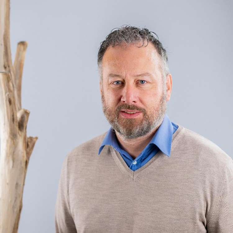 Damian Schnidrig (info@erlebnisplus.ch)