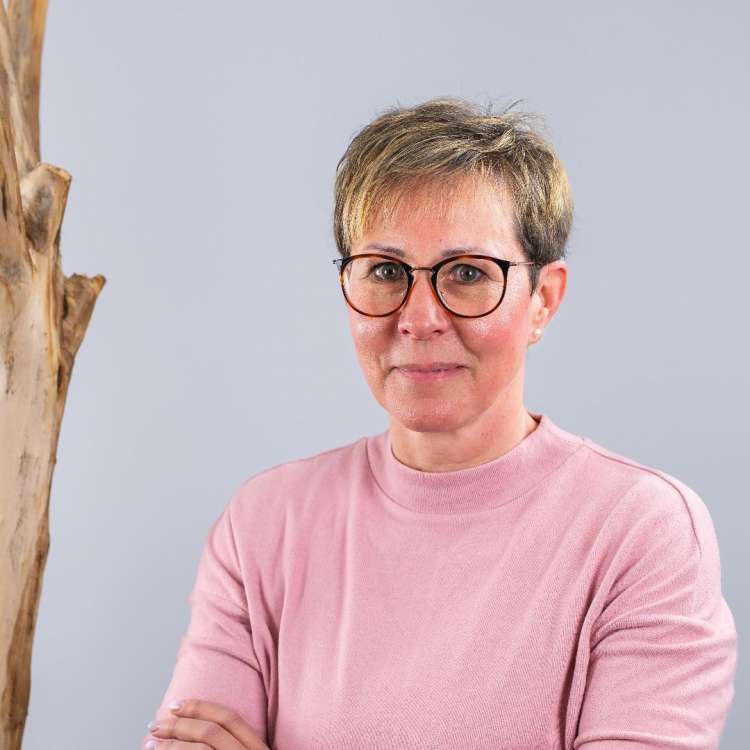 Fabienne Schmid (fabienne.schmid@erlebnisplus.ch)