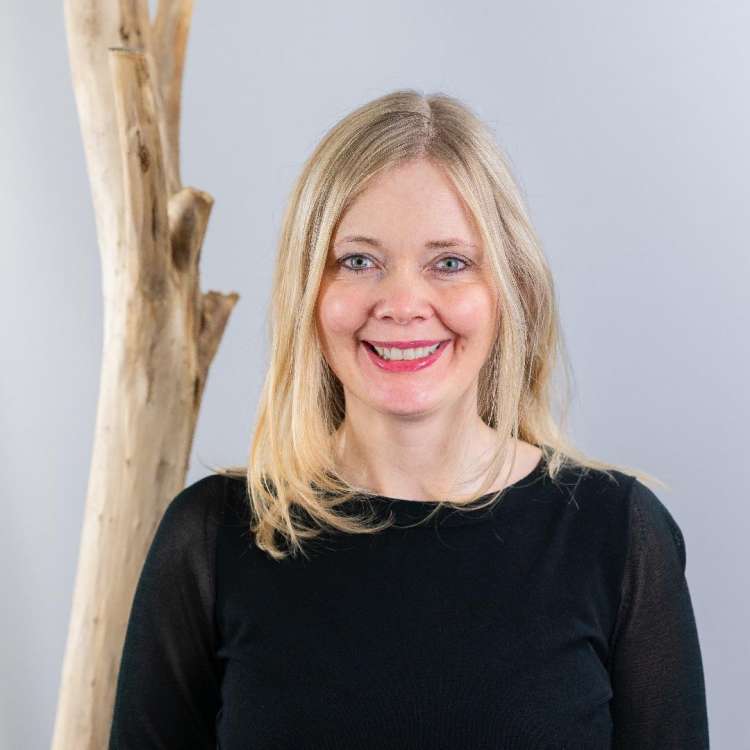 Corinne Gsponer (info@erlebnisplus.ch)