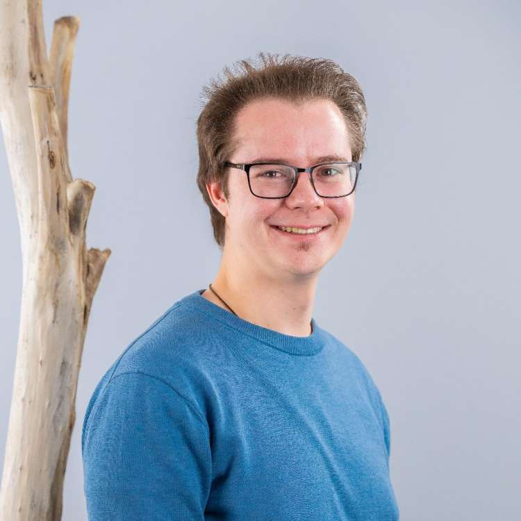 Gerold Abgottspon (gerold.abgottspon@erlebnisplus.ch)
