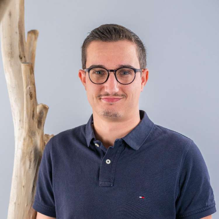 Sandro Lorenz (sandro.lorenz@erlebnisplus.ch)